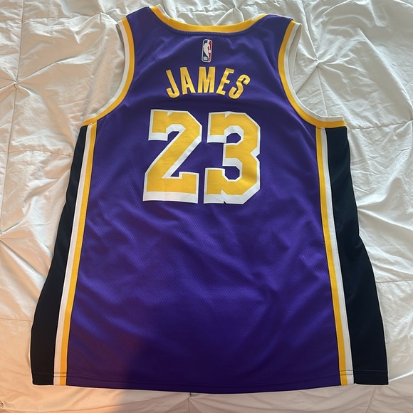 Lebron James Lakers jersey - Picture 2 of 2